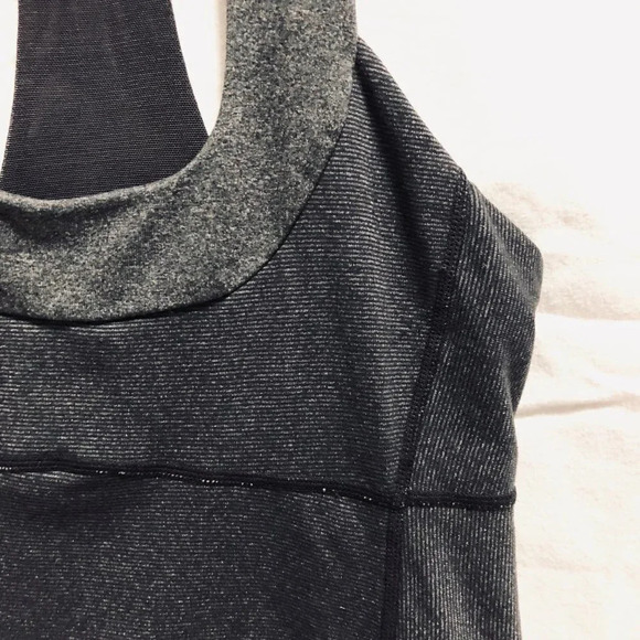 Lululemon Size 4 Scoop Neck Bra Back Tank Top - Picture 4 of 16
